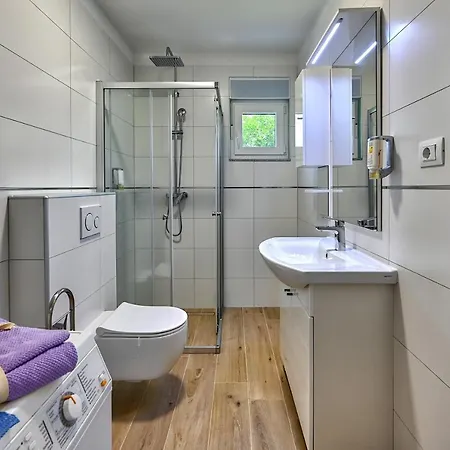 House Mirna With Heated Swimming Pool And Jacuzzi Ferienhaus *