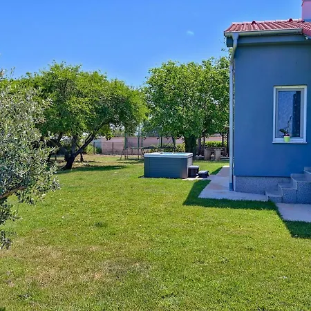 Ferienhaus House Mirna With Heated Swimming Pool And Jacuzzi