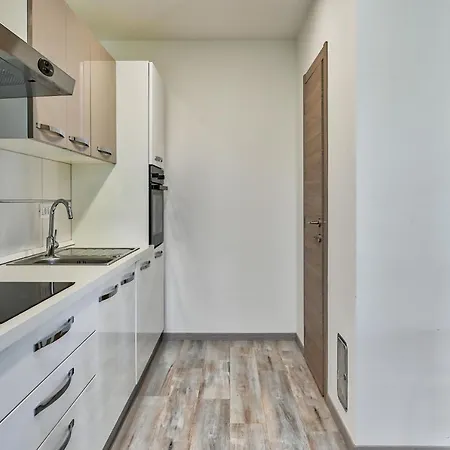 House Mirna With Heated Swimming Pool And Jacuzzi Pula