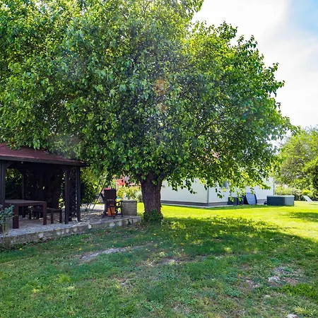 Сasa de vacaciones House Mirna With Heated Swimming Pool And Jacuzzi Pula