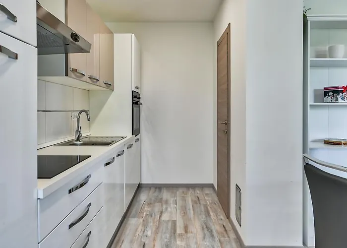 House Mirna With Heated Swimming Pool And Jacuzzi 普拉