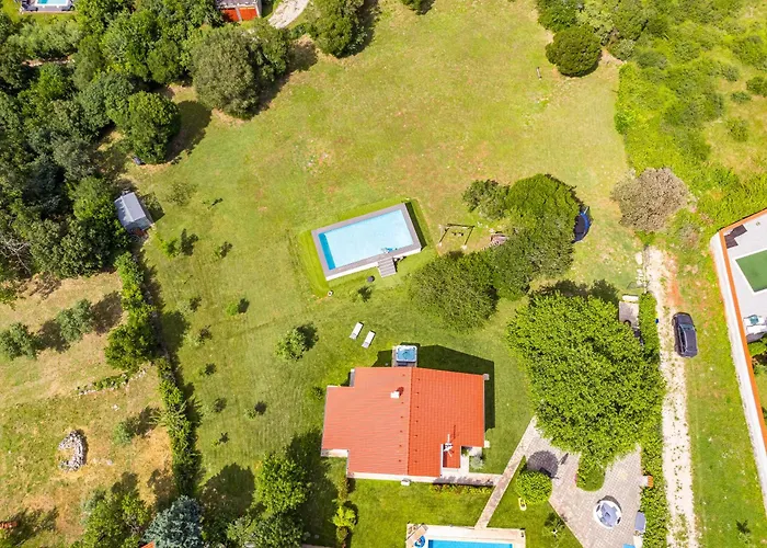 House Mirna With Heated Swimming Pool And Jacuzzi *