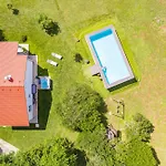 בית נופש House Mirna With Heated Swimming Pool And Jacuzzi פולה